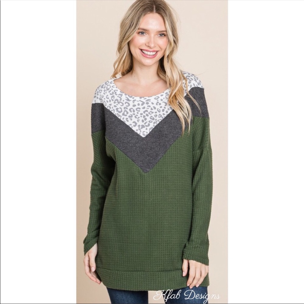 ❤️LAST! Leopard Waffle Knit Color Block Top! - Picture 4 of 5